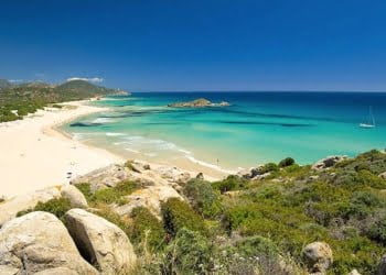 mare_sardegna_domus_demaria_spiaggia_twitter_2017