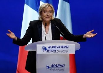 Le_Pen_Marine_Braccia_Lapresse