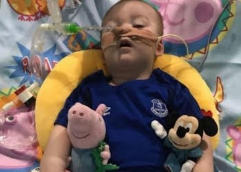 alfie_evans_charlie_gard_bimbo_inghilterra_eutanasia_facebook_2017