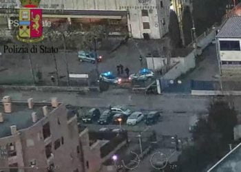 blitz_polizia_cina_mafia_prato_merci_youtube_2018