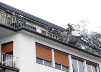 incendio_como_appartemento_vigili_fuoco_fiamme_twitter_2017