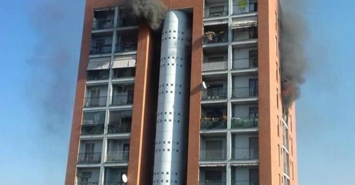 incendio_milano_palazzo_quarto_oggiaro_twitter_2018