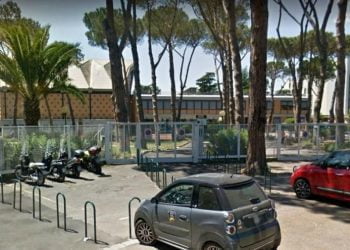 liceo_roma_istituto_massimo_abusi_studenti_professore_twitter_2018