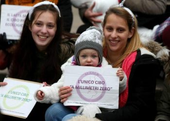 mamma_maternita_allattamento_flashmob_lapresse_2016