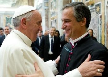 papa_francesco_dario_vigano_web