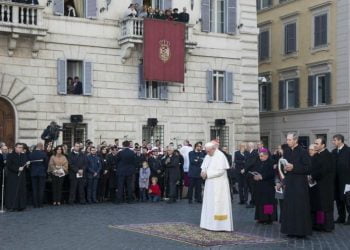 papa_francesco_immacolata_concezione_madonna_statua_piazza_spagna_lapresse_2017