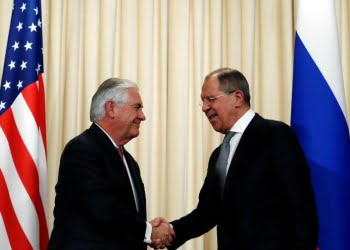 rex_tillerson_sergei_oavrov_usa_russia_diplomazia_bandiere_guerra_siria_lapresse_2017