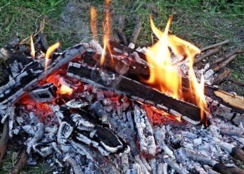 migranti incendio per girare video monza