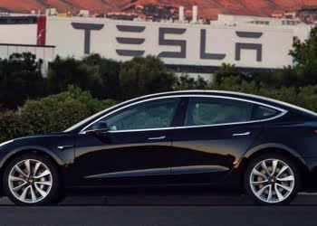 tesla_model_3_facebook