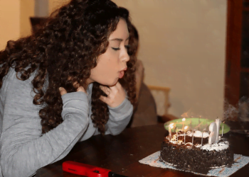 torta_compleanno_candeline_pixabay