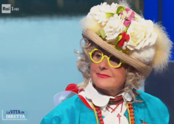 zia_caterina_bellandi_taxi_sorriso_firenze_twitter_2018