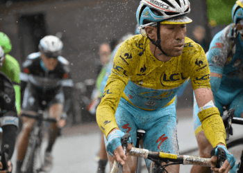 Nibali_giallo_pave