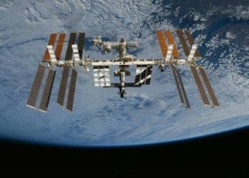 Terra-Stazione-Spaziale_R439