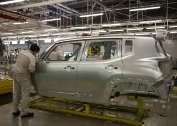 catena_di_montaggio_industria_impresa_fabbrica_produzione_pil_crescita