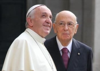 papafrancesco_napolitano_zoomR439