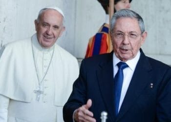 papafrancesco_raulcastroR439