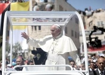 papafrancesco_terrasanta_autoR439