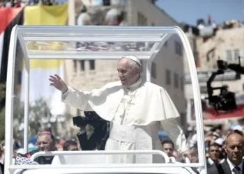 papafrancesco_terrasanta_autoR439