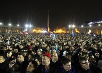 piazza_san_pietro_papa_bergoglio