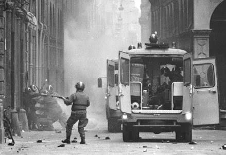 scontri_bologna_77R439