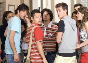 scuola_studenti_giovaniR439