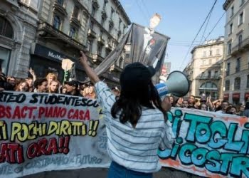 scuola_studenti_manifestazioneR439