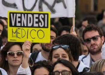 universita_medicina_protestaR439