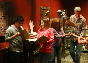 themiddle_01_facebook_2017