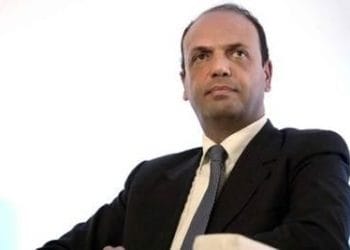 AlfanoSfondoBiancoR400