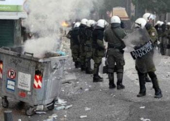 Grecia_Polizia_CassonettoR400