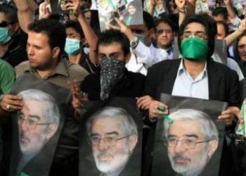 Iran_Manif_MoussaviR375