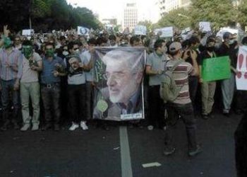 Iran_Manif_MussaviR375