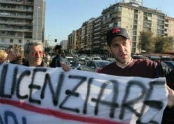 Licenziare_StriscioneR439