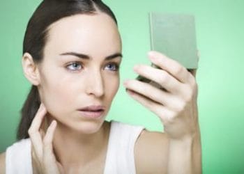 Ragazza_SpecchioR400