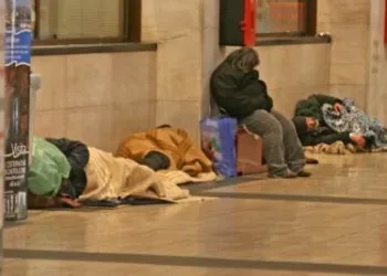 clochard-stazione-r400