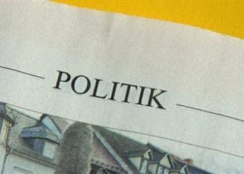 giornali_politicaR375