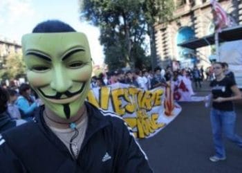 protesta_studenti_mascheraR400