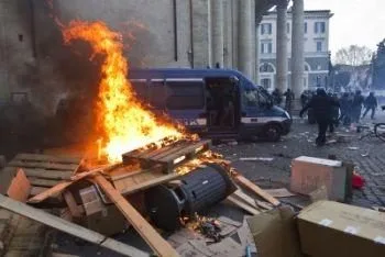 scontri-roma-14dic10-r400