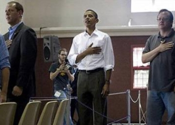 Obama_mano_pettoR375