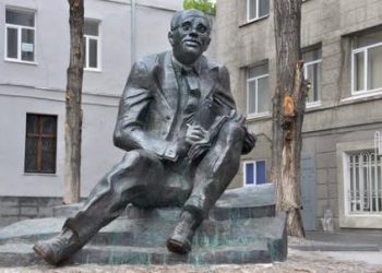 isaak_babel_monumento_R439