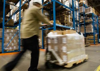 magazzino-operaio_R439