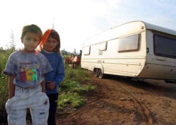 rom_campo_nomadi_r439