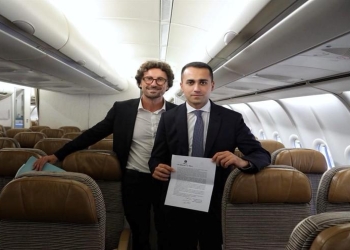 di_maio_toninelli_airbus_facebook