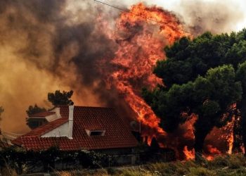 grecia_atene_incendio_lapresse_2018
