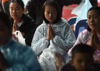 thailandia_preghiera_religione_fede_lapresse_2018