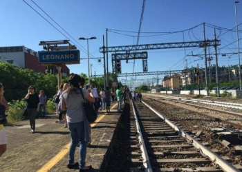 treno_legnano_stazione_sciopero_trenord_binari_twitter_2018