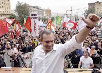 luigi_demagistris_piazza_napoli_lapresse_2018