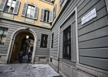 Mediobanca_Piazzetta_Cuccia_Lapresse