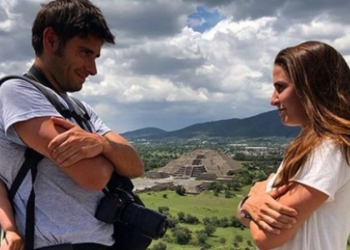 Alessandro Di Battista e la compagna Sahra