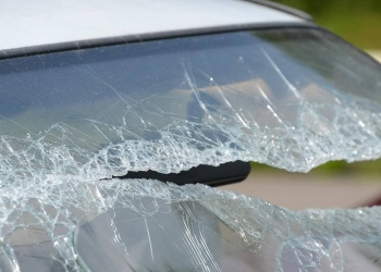 Vetro auto rotto